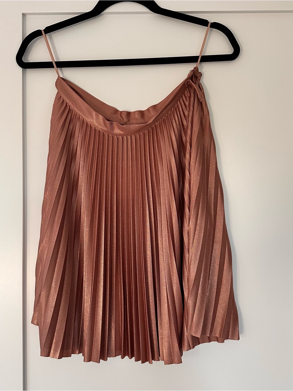 Halston Heritage pleated skirt in metallic rose
